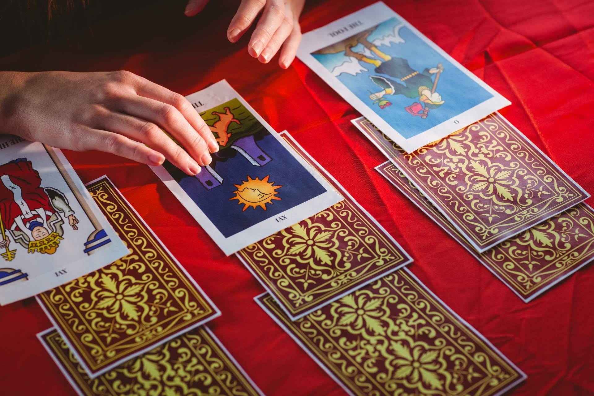 Asesorarse sobre el horóscopo 2022 y sus tendencias con La Casa del Tarot y Videncia