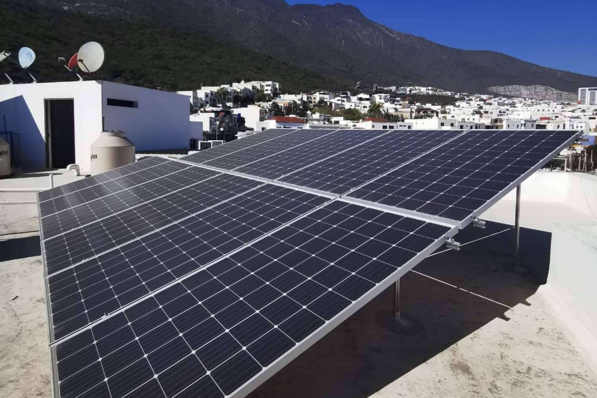 Cómo obtener paneles solares sin invertir un peso