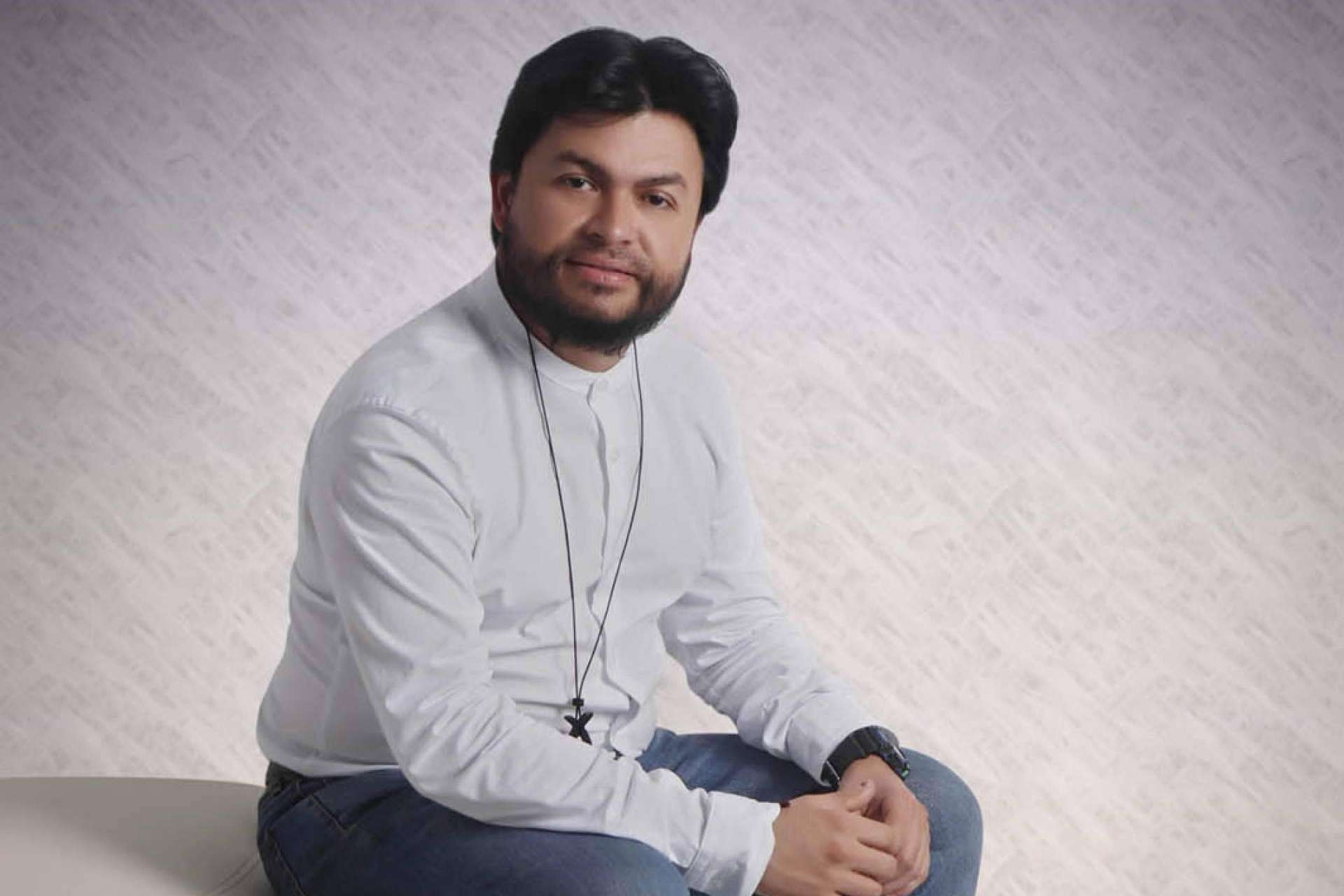 Ayuda espiritual para el desarrollo personal de la mano del Padre Camilo Cardozo