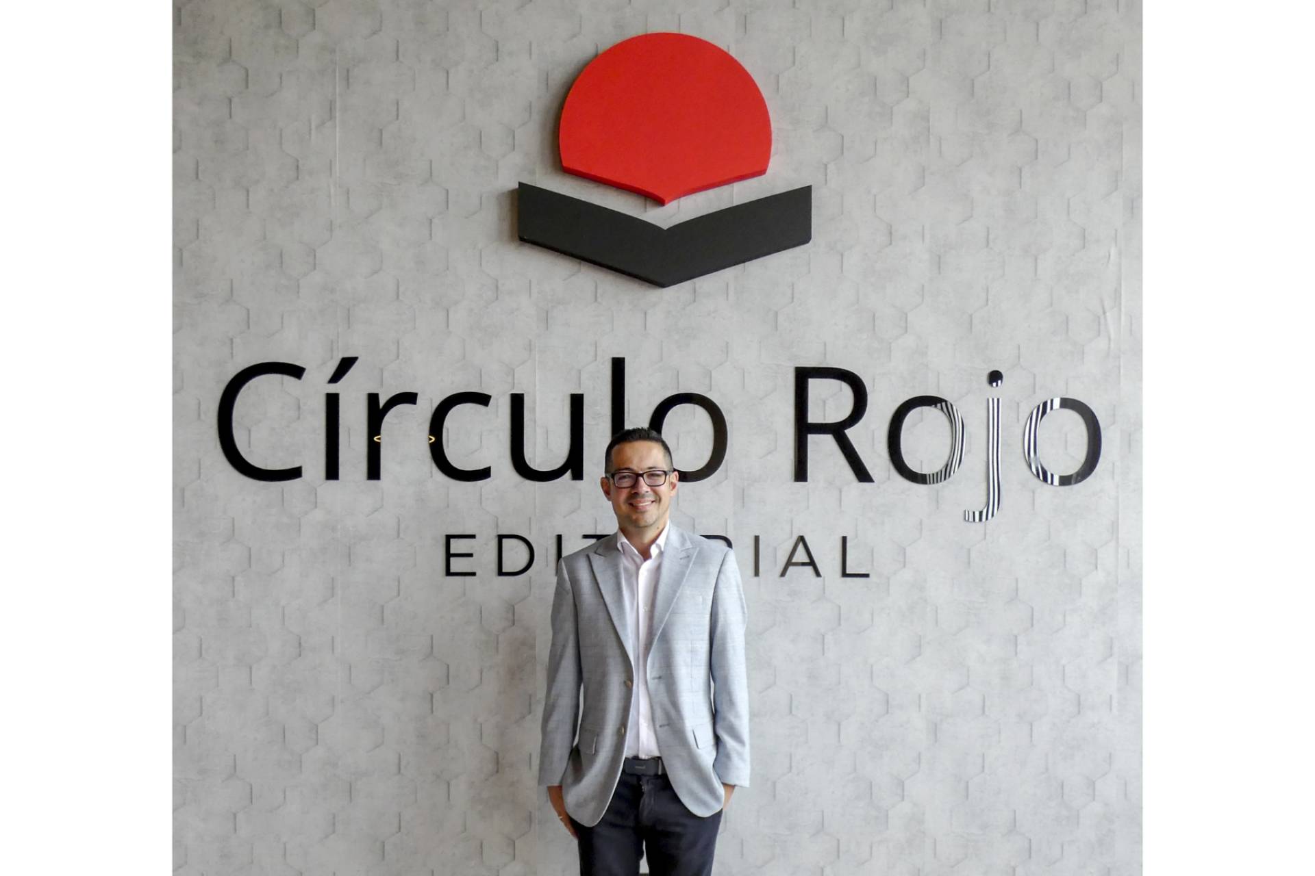 Hablamos con Alberto Cerezuela, fundador de Editorial Círculo Rojo en 2008, la empresa de autoedición que más libros publica de Europa.