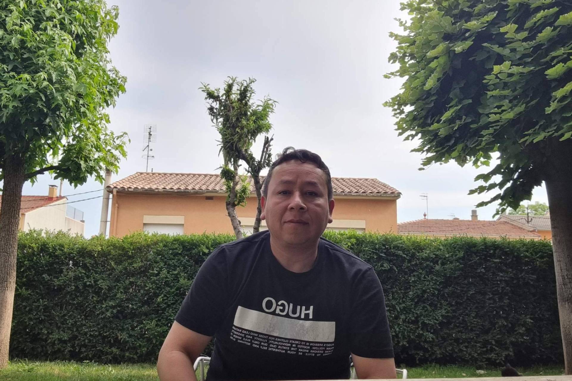 Frank Fernández publica ‘Latidos en la penumbra’, un poemario sincero y revelador que nace desde la herida y la reflexión.