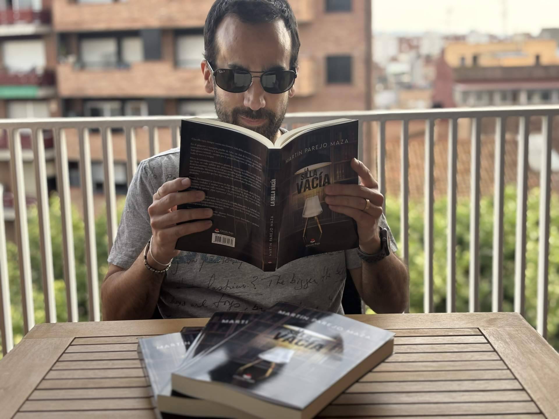 ‘La silla vacía’, de Martín Parejo Maza; una inquietante historia de manipulación, silencios y verdades a medias