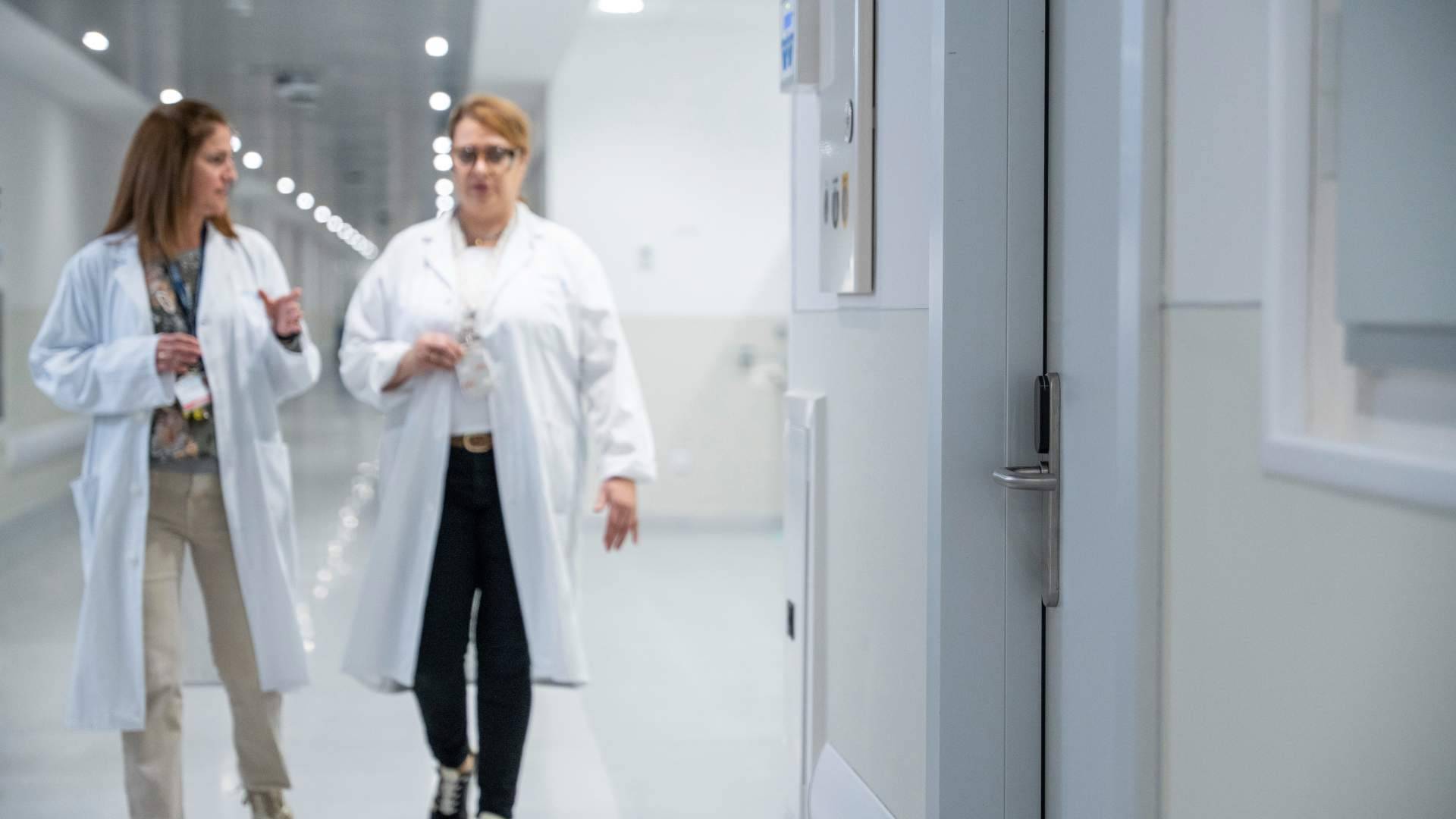 El Hospital 12 de Octubre elimina las llaves gracias a la digitalización de sus accesos con SMARTair®