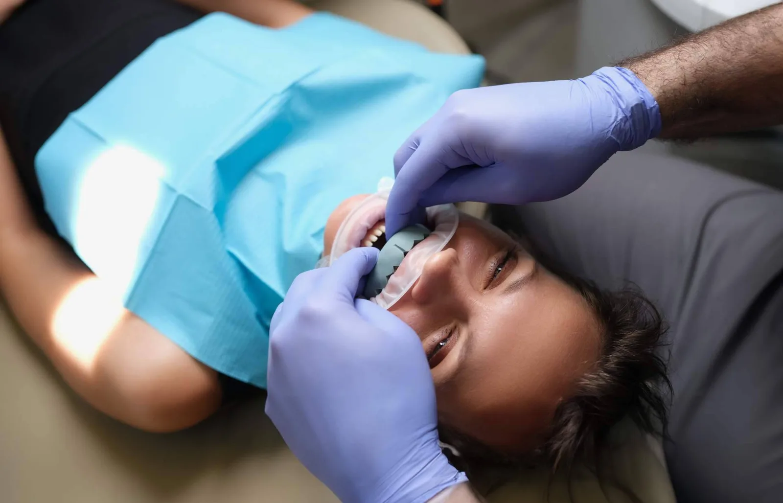 Instituto Smile Design by Fernando Soria combina urgencias dentales e Immediate Smile durante todo el verano